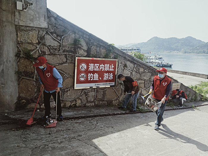 所團(tuán)總支組織開展愛國衛(wèi)生志愿服務(wù)活動